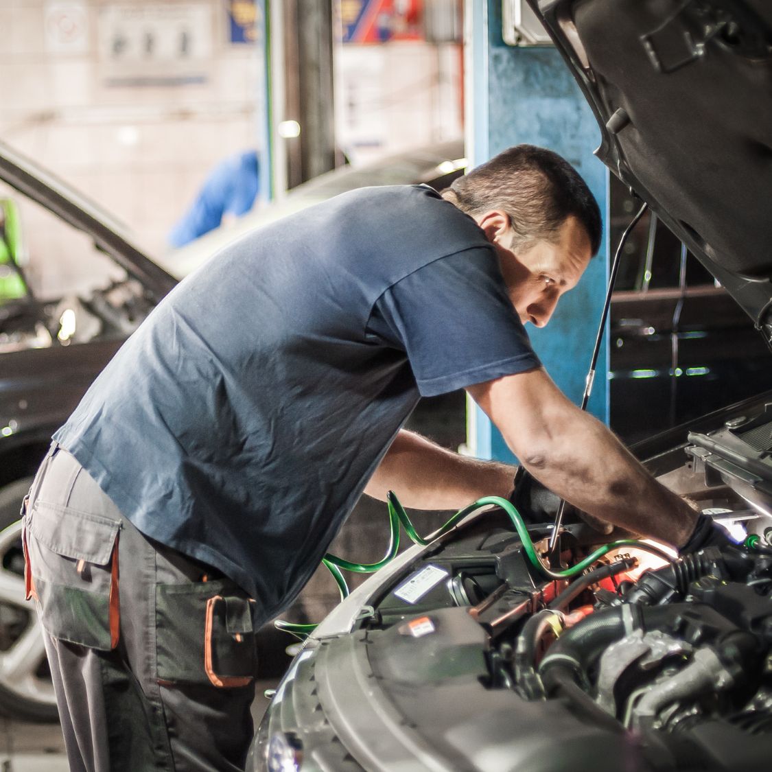 Steps You Should Take To Become an Auto Mechanic