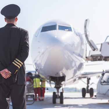 What To Consider Before Becoming a Commercial Airline Pilot