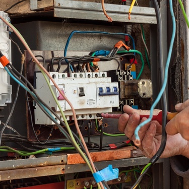 Safety Tips for Replacing Old Equipment in the Workplace
