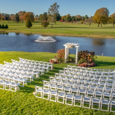 How To Choose the Ideal Outdoor Venue for Your Wedding