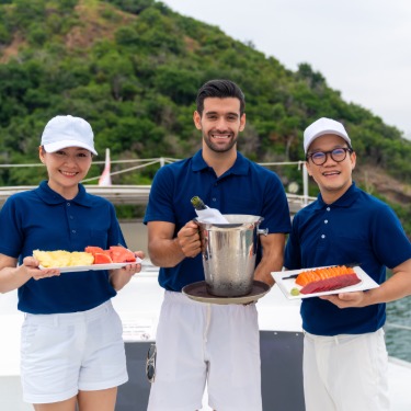 How Yacht Charter Crews Can Exude Confidence and Capacity