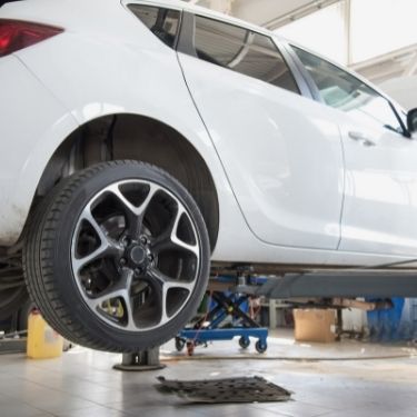 Benefits of Having a Home Garage Car Lift