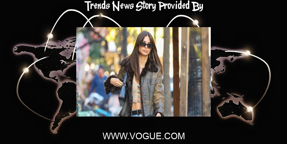 Trends News: Emily Ratajkowski Wears 3 TikTok Trends All At Once - Vogue